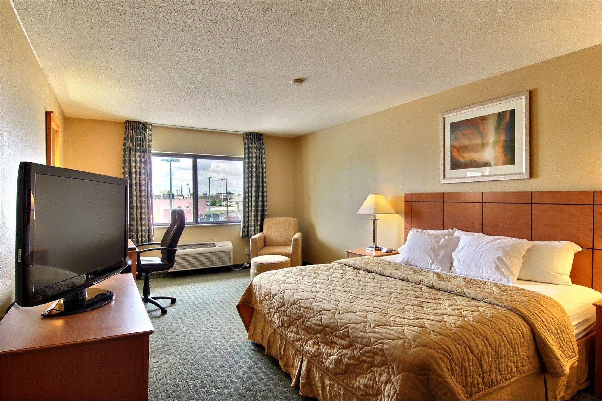 Quality Inn Near I-72 And Hwy 51 Forsyth Exterior foto